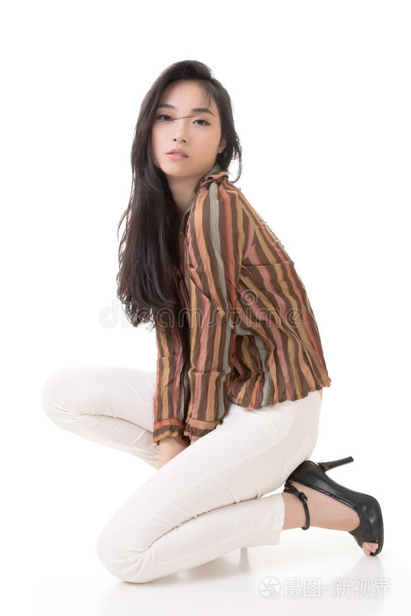百丽直播间大片  banner
